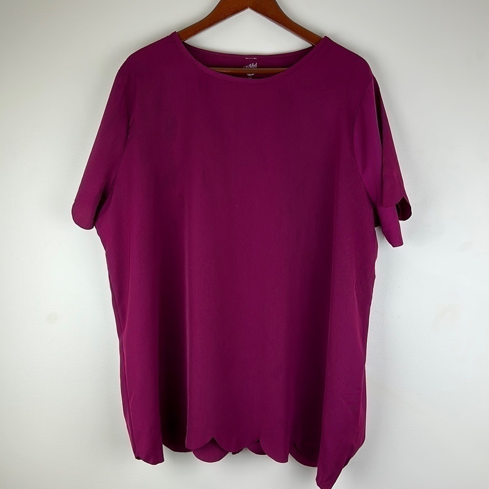 Tickled Teal Woman’s Top 2X crewneck tulip hem and tulip sleeves pink polyester